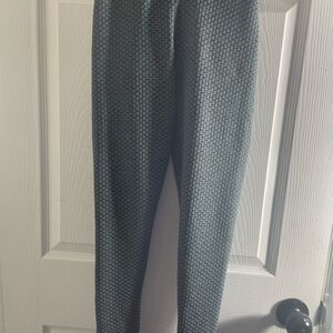 Breathable leggings with booty lifting scrunch